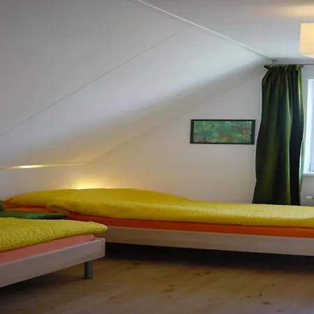 Comfortable For 6 People, Holiday home *